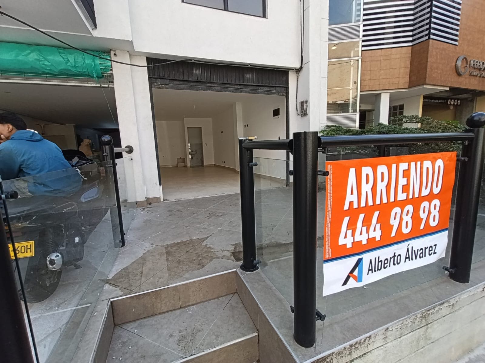 Local en arriendo en Laureles Medellín — foto 2 de 14