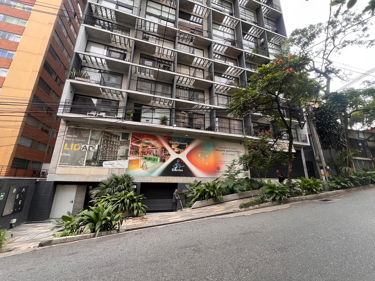 Local en arriendo en Bombona, Centro, Medellín — foto 1 de 16