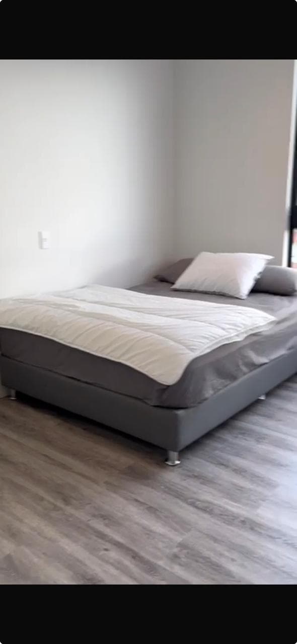 Apartamento en arriendo en La Visitacion Los Gonzalez, El Poblado, Medellín — foto 3 de 20
