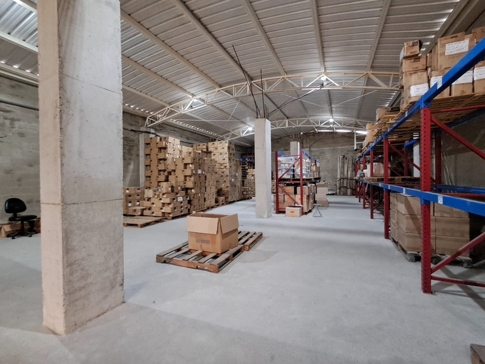 Bodega en arriendo en Ditaires, Itagui — foto 1 de 10
