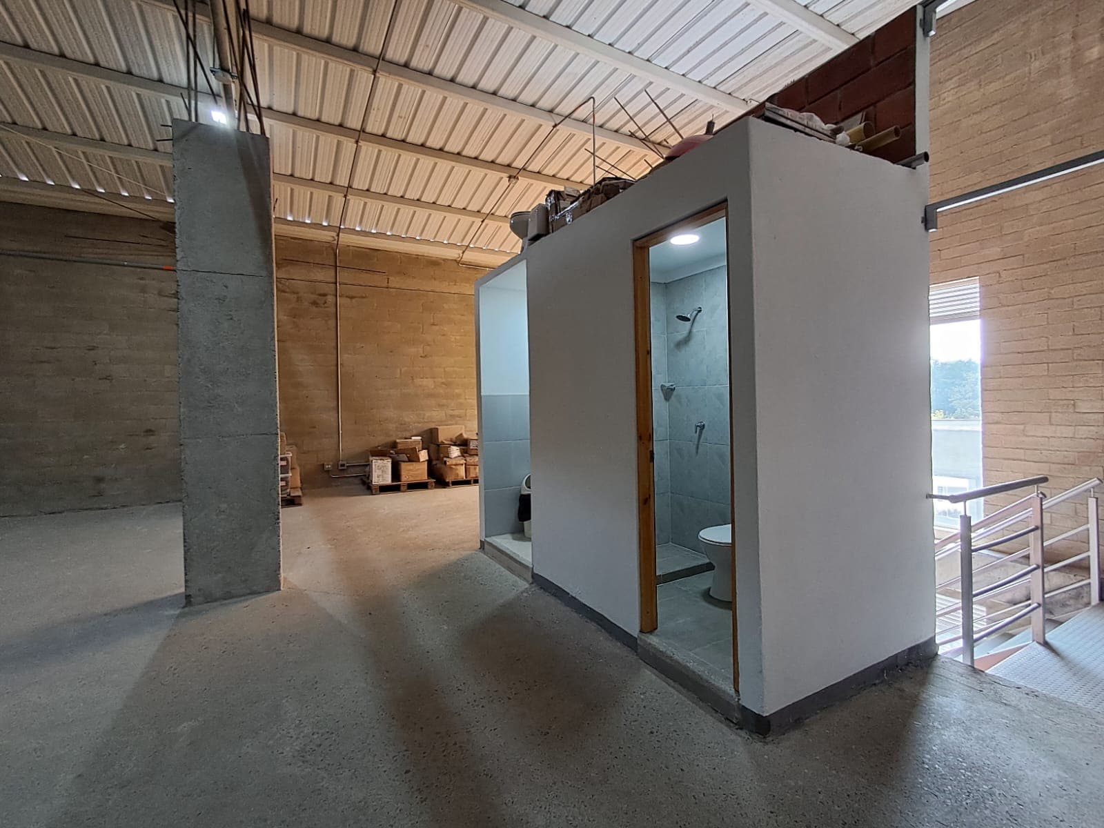 Bodega en arriendo en Ditaires, Itagui — foto 2 de 10