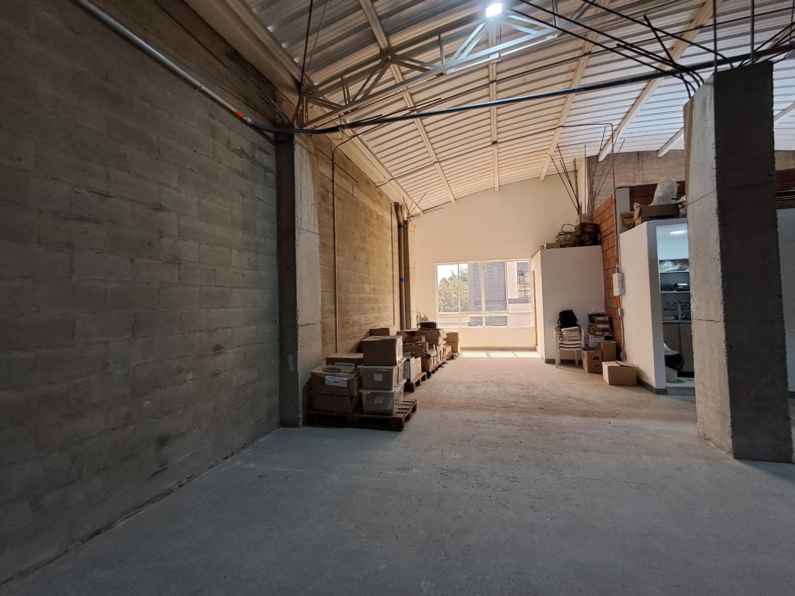 Bodega en arriendo en Ditaires, Itagui — foto 4 de 10