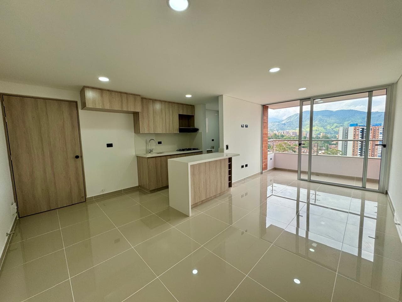 Apartamento en arriendo en La Ferrería, La Estrella — foto 1 de 17