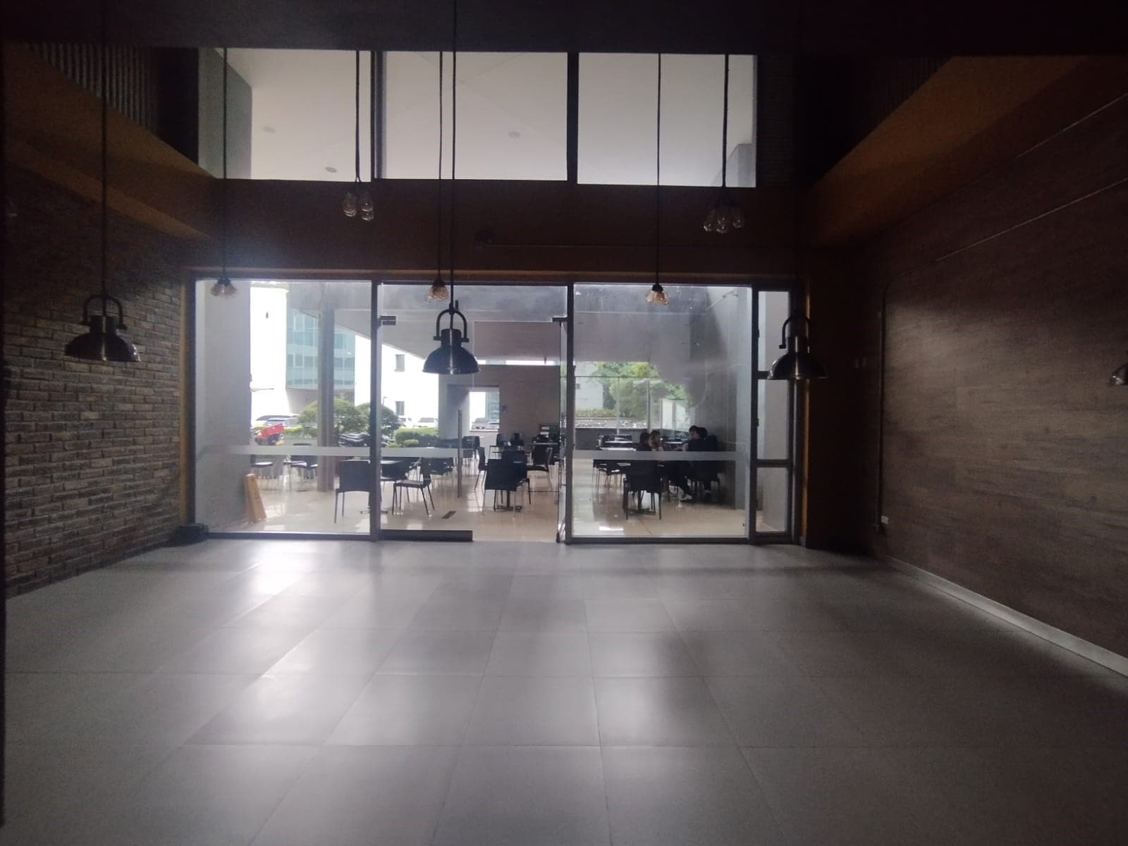 Local en arriendo en Milla De Oro, El Poblado, Medellín — foto 1 de 20