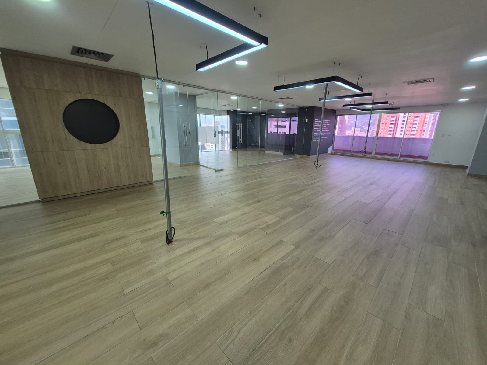 Oficina en arriendo en El Campestre La Frontera, El Poblado, Medellín — foto 3 de 8