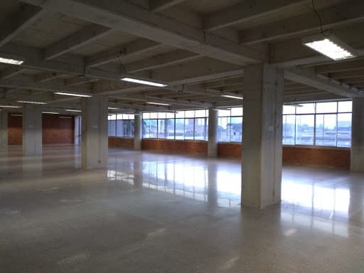 Local en arriendo en Santa Fé, Guayabal, Medellín — foto 1 de 8