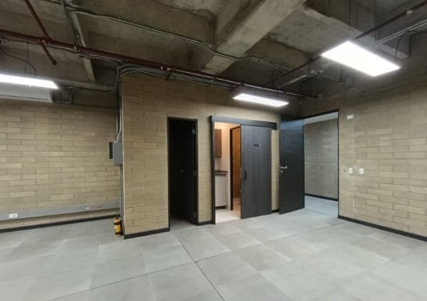 Oficina en arriendo en Aguacatala, El Poblado, Medellín — foto 2 de 11
