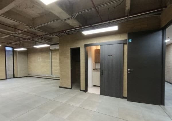 Oficina en arriendo en Aguacatala, El Poblado, Medellín — foto 3 de 11