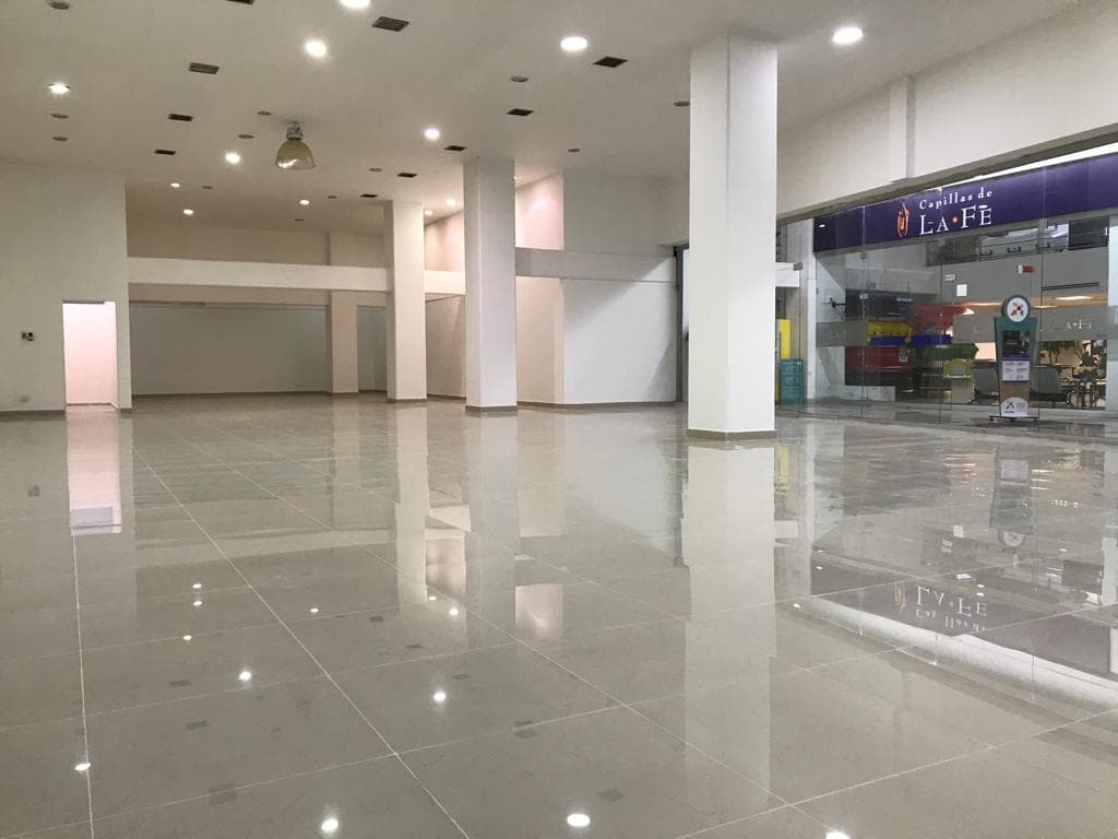 Local en arriendo en El Poblado, Medellín — foto 1 de 8