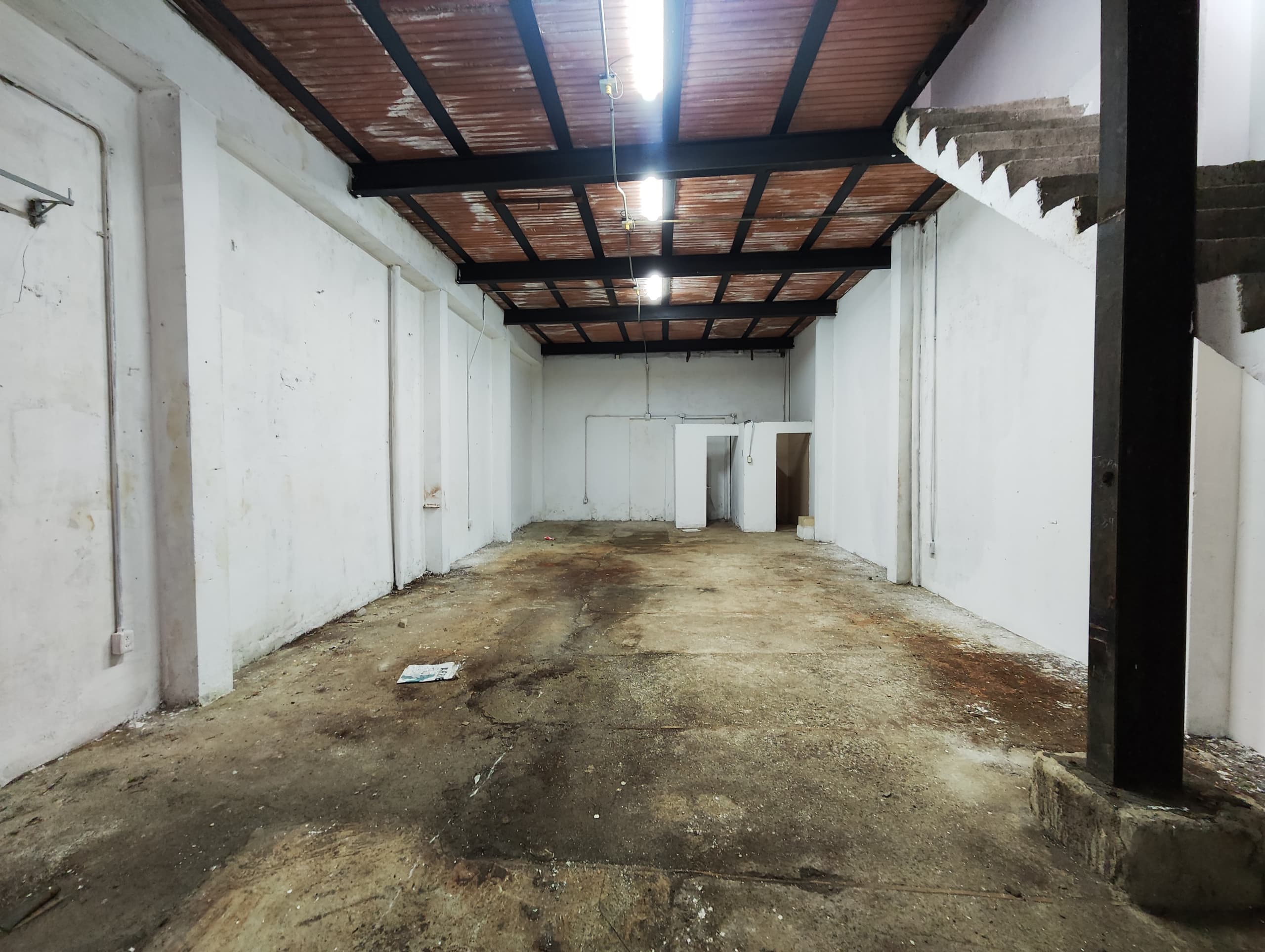 Bodega en arriendo en El Chagualo, Centro, Medellín — foto 1 de 11