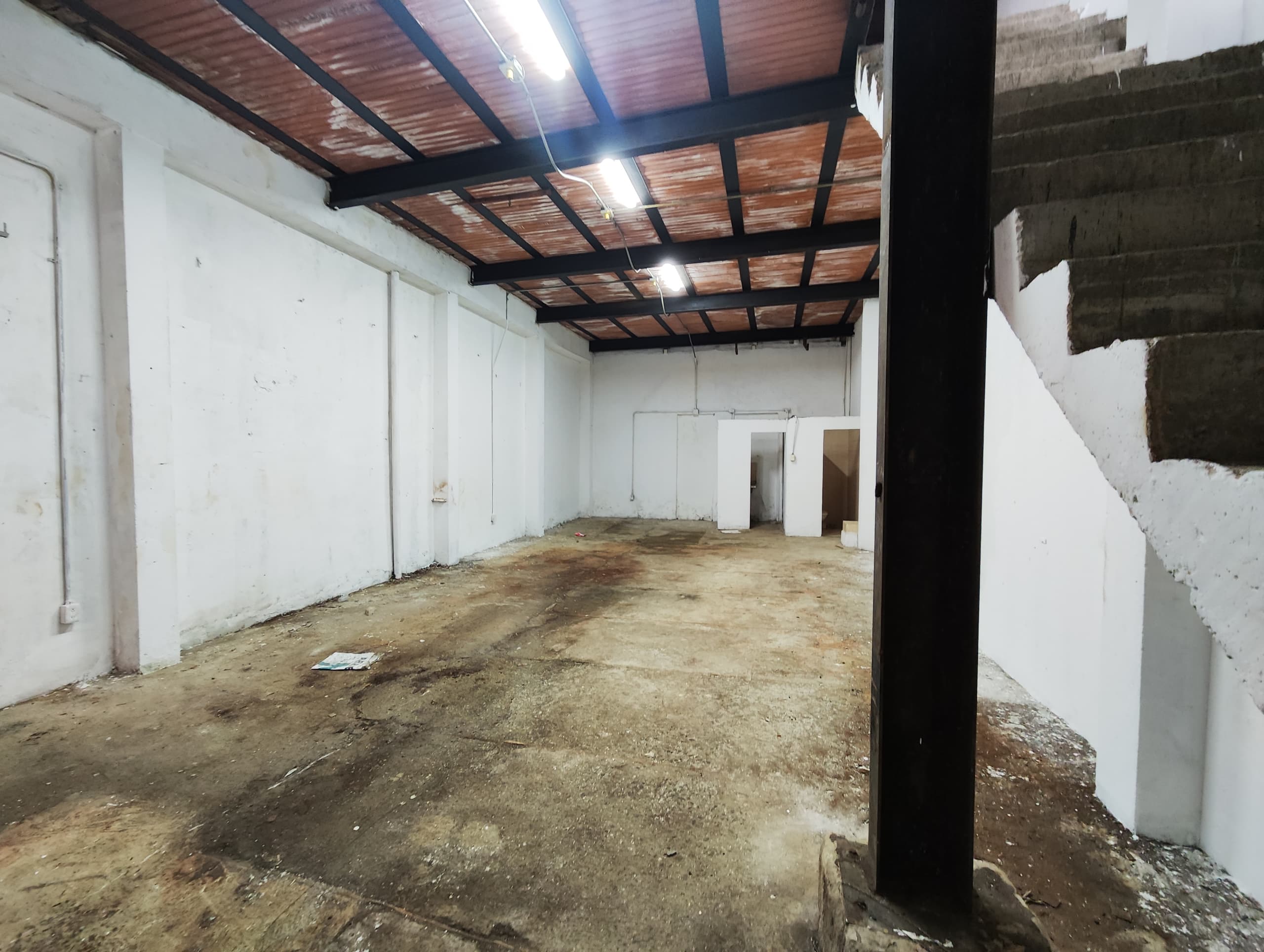 Bodega en arriendo en El Chagualo, Centro, Medellín — foto 2 de 11