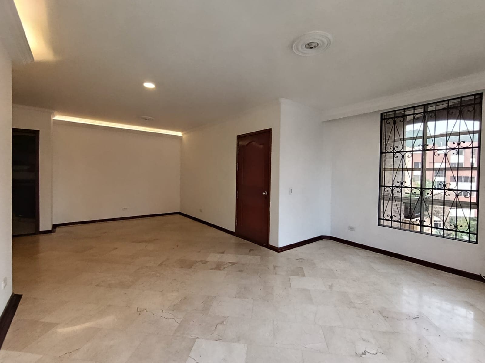 Apartamento en arriendo en Conquistadores, Laureles, Medellín — foto 3 de 20