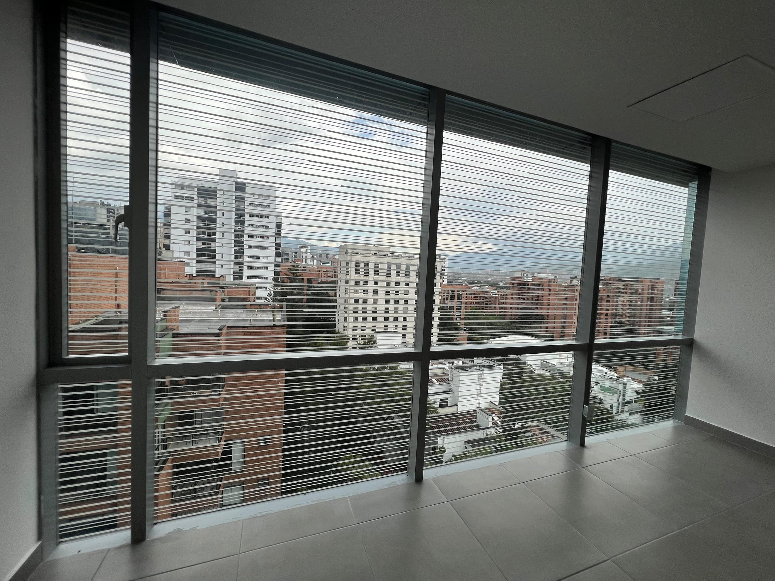Oficina en arriendo en Milla De Oro, El Poblado, Medellín — foto 2 de 10