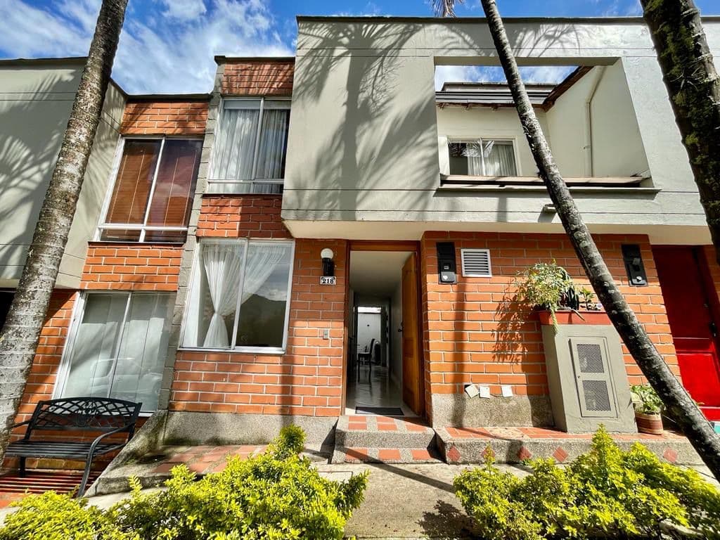 Casa Vivienda en arriendo en Suramérica, Itagui — foto 1 de 15