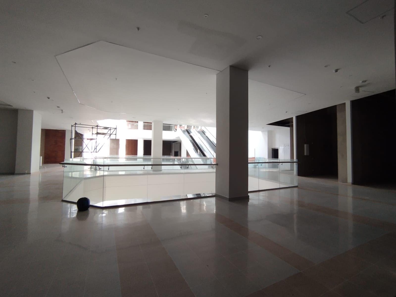 Local en arriendo en Laureles, Medellín — foto 3 de 8