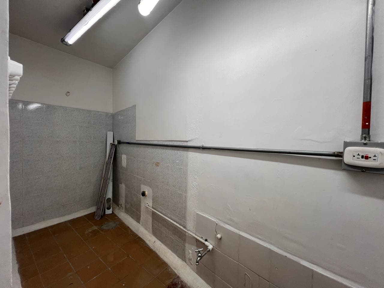 Bodega en arriendo en Loma De Los Parra, El Poblado, Medellín — foto 2 de 20