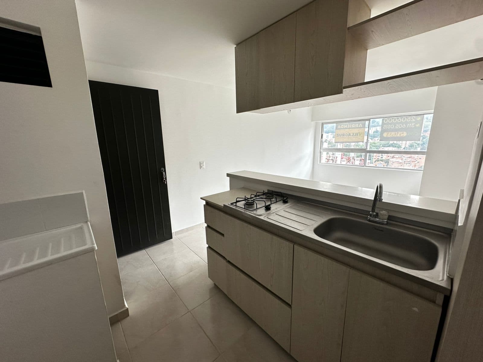 Apartamento en arriendo en Barrio Cristóbal, La America, Medellín — foto 1 de 8