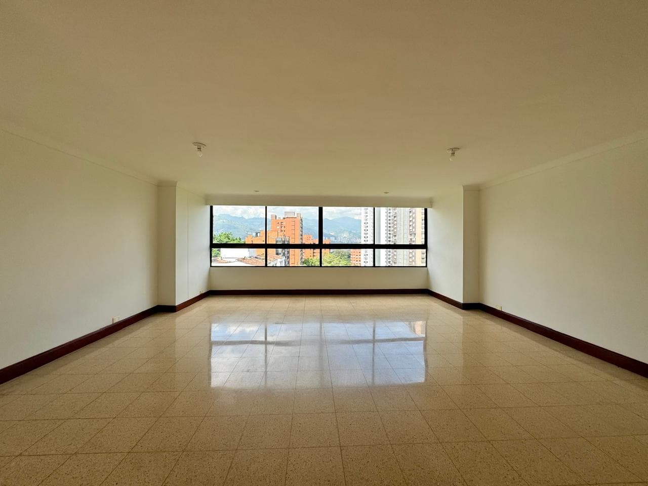 Apartamento en arriendo en El Campestre La Frontera, El Poblado, Medellín — foto 1 de 20