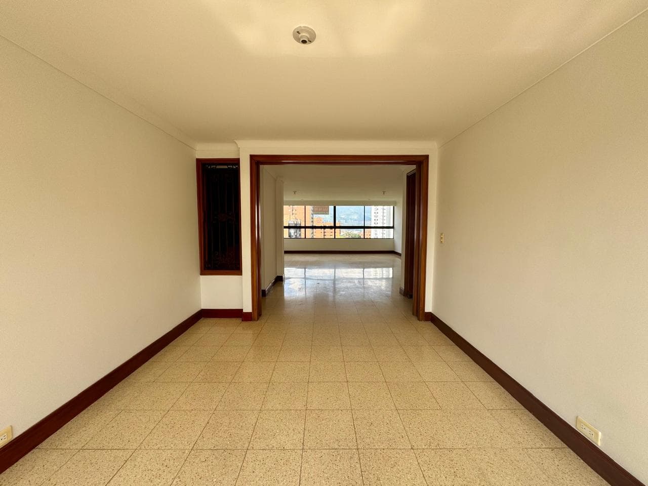 Apartamento en arriendo en El Campestre La Frontera, El Poblado, Medellín — foto 2 de 20