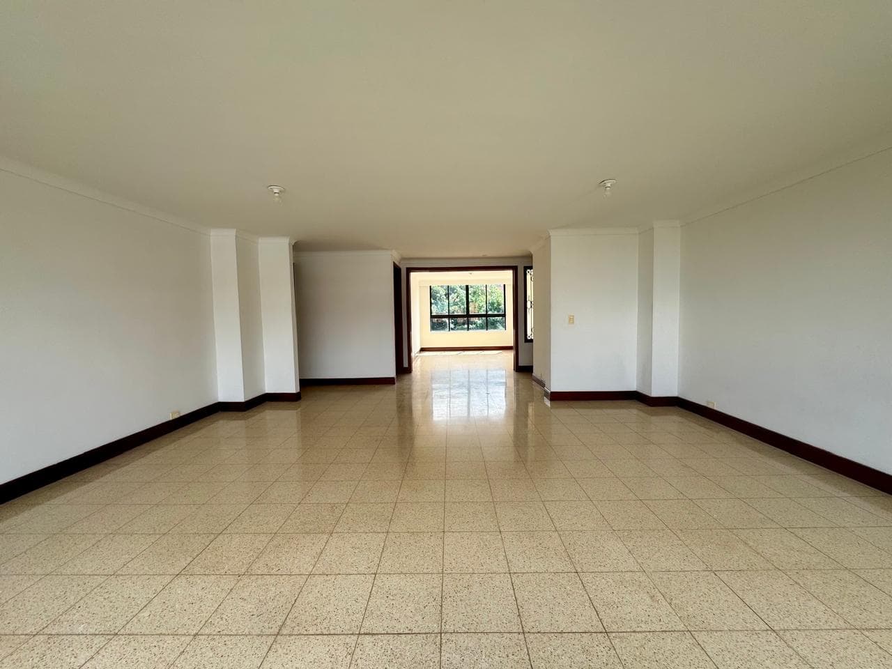 Apartamento en arriendo en El Campestre La Frontera, El Poblado, Medellín — foto 3 de 20