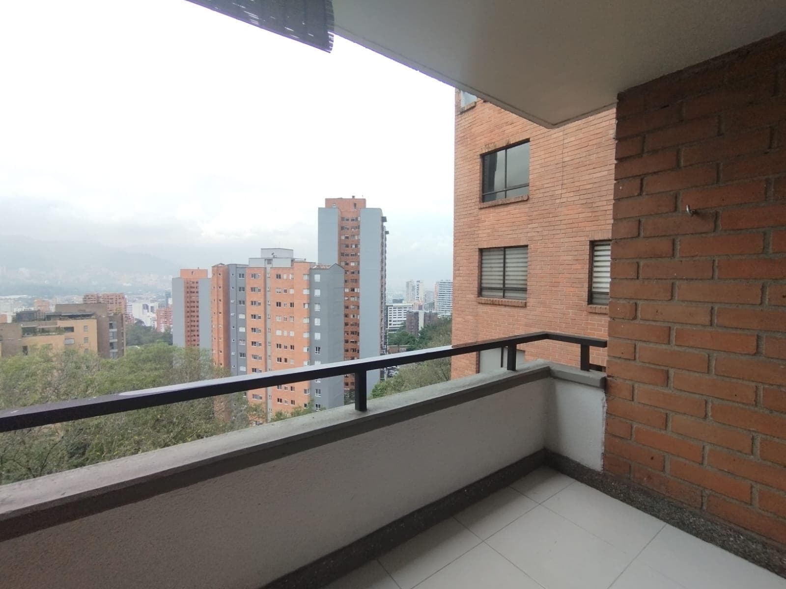Apartamento en arriendo en El Tesoro, El Poblado, Medellín — foto 1 de 20