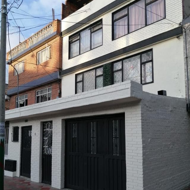 Casa Vivienda en arriendo en La Trinidad, Puente Aranda, Bogotá, D.C. — foto 1 de 10