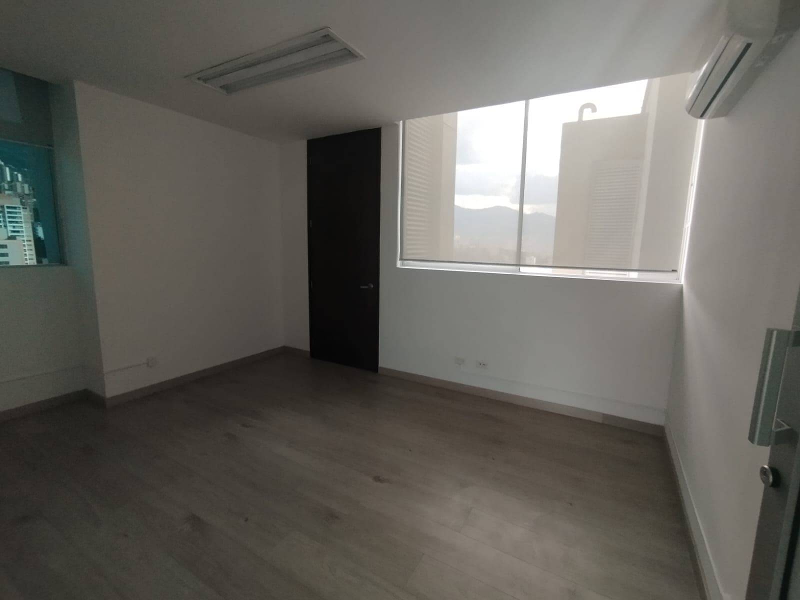 Oficina en arriendo en Los Balsos, El Poblado, Medellín — foto 4 de 13
