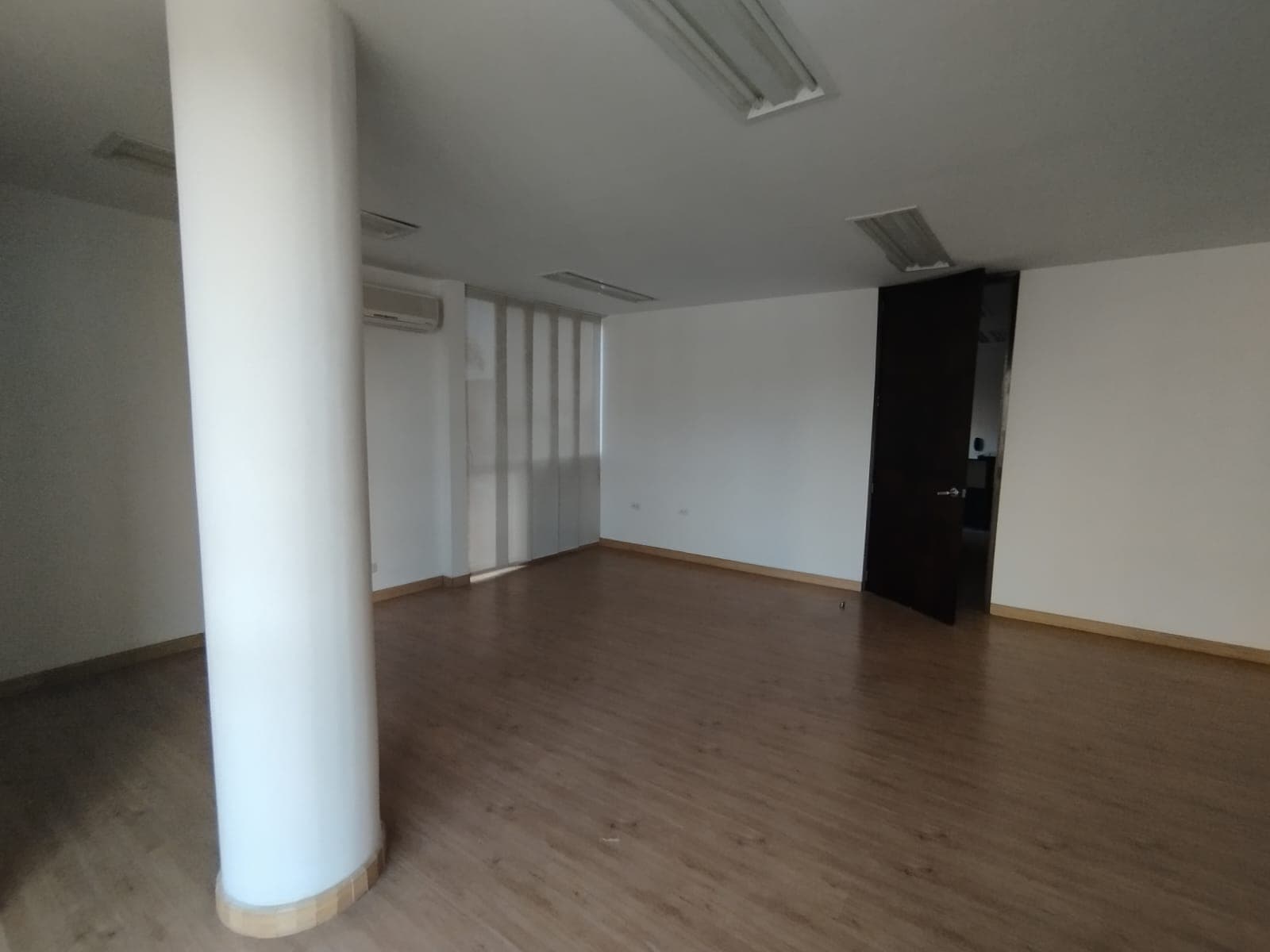 Oficina en arriendo en Los Balsos, El Poblado, Medellín — foto 4 de 13