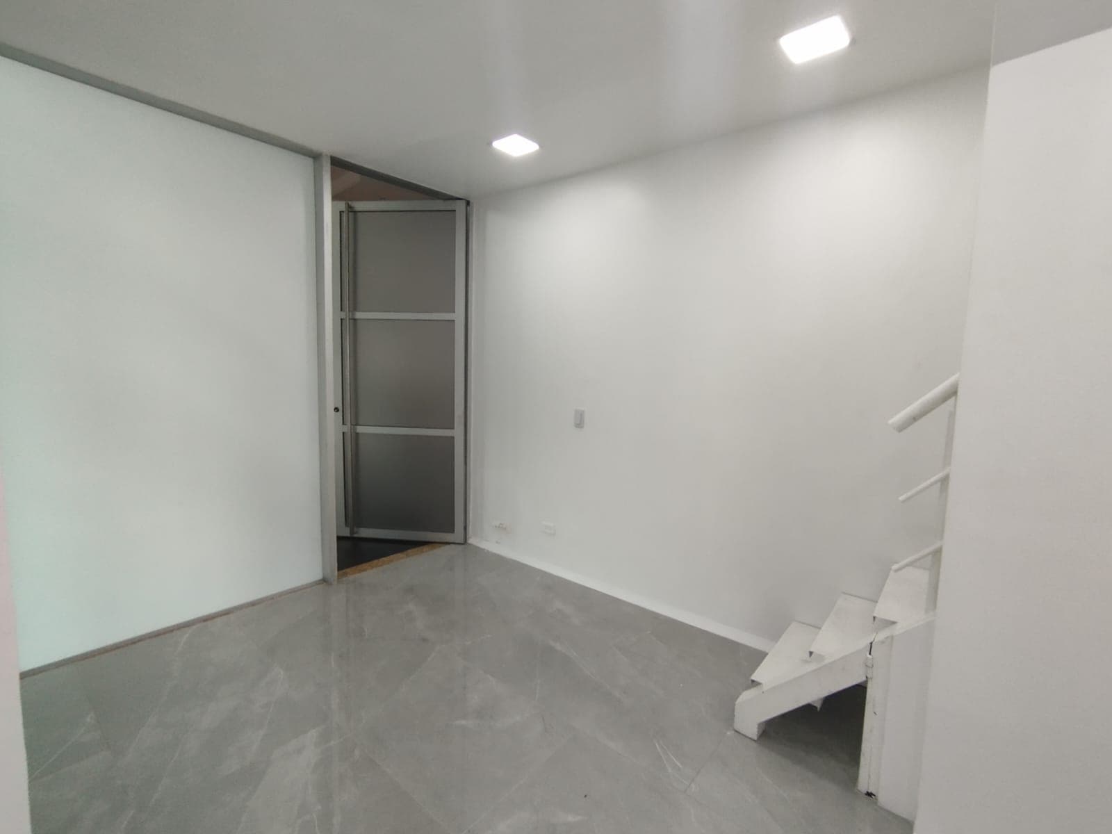 Local en arriendo en Los Balsos, El Poblado, Medellín — foto 1 de 9