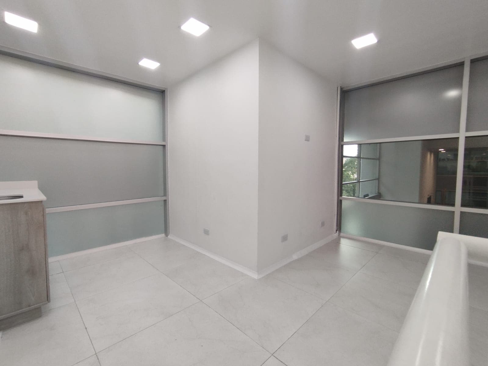 Local en arriendo en Los Balsos, El Poblado, Medellín — foto 3 de 9