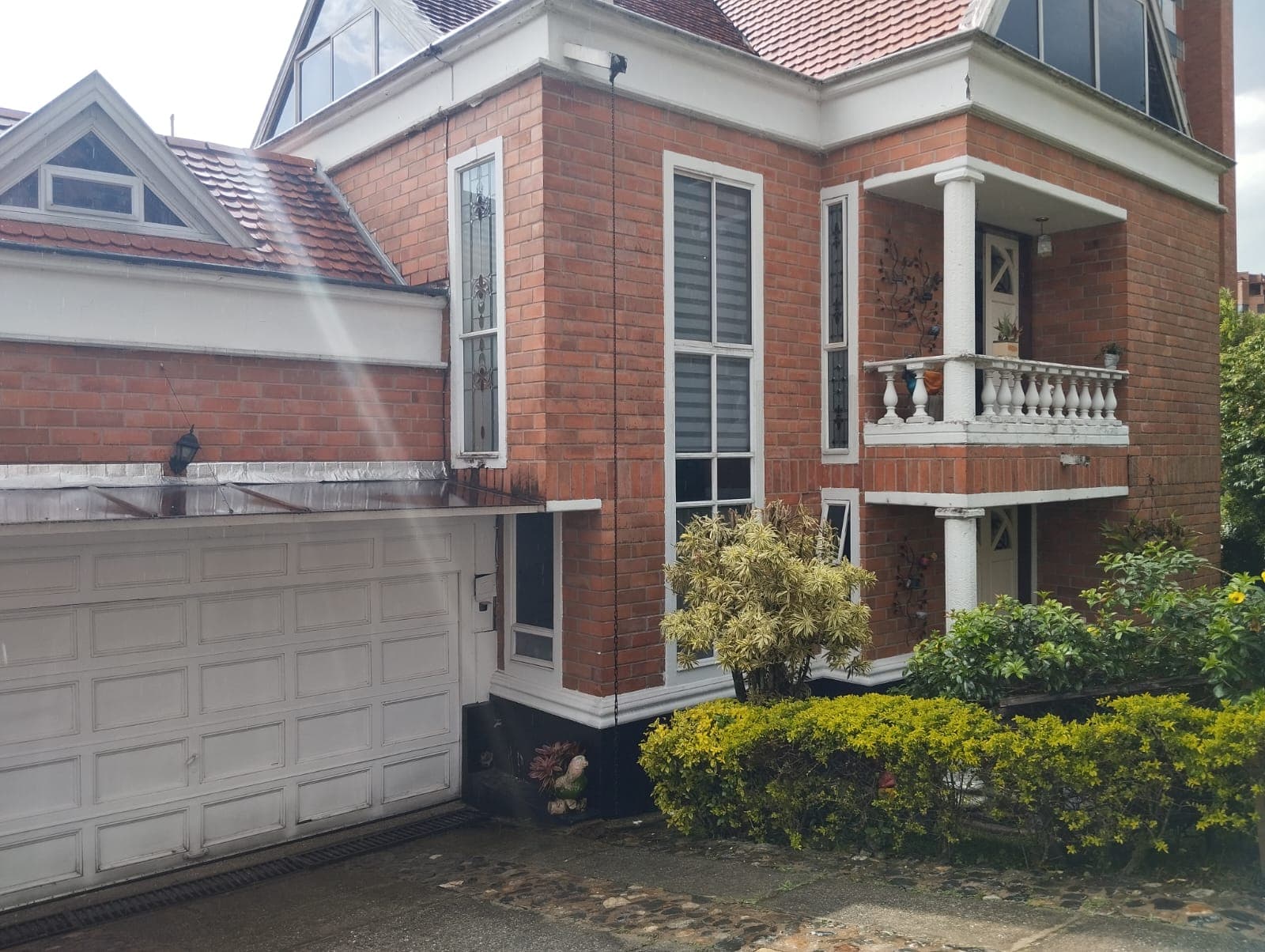Casa Vivienda en arriendo en La Asomadera, El Poblado, Medellín — foto 2 de 20
