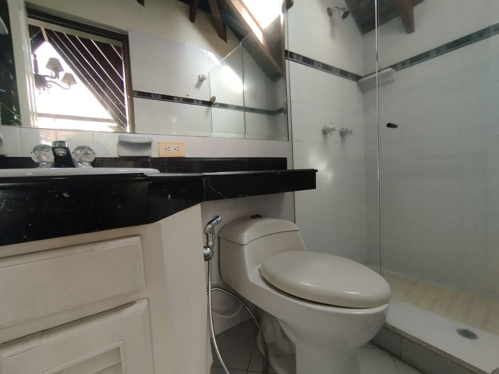 Casa Vivienda en arriendo en La Asomadera, El Poblado, Medellín — foto 4 de 20