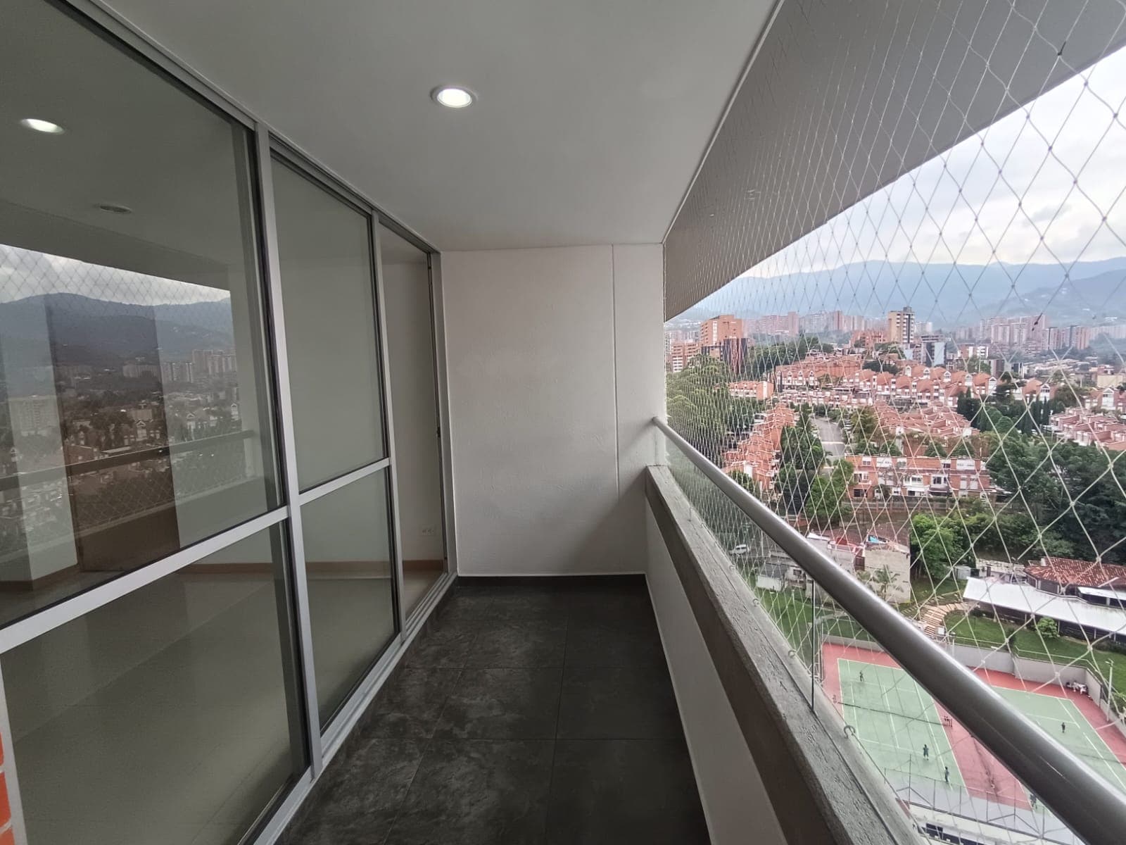 Apartamento en arriendo en La Abadia, Envigado — foto 1 de 20