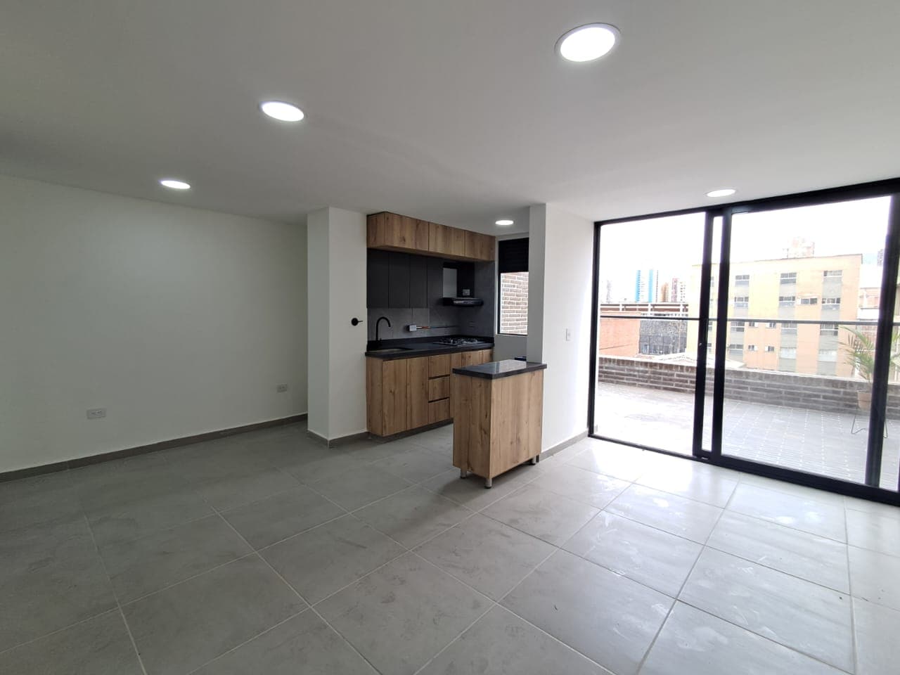 Apartaestudio en arriendo en La Candelaria, Centro, Medellín — foto 1 de 12