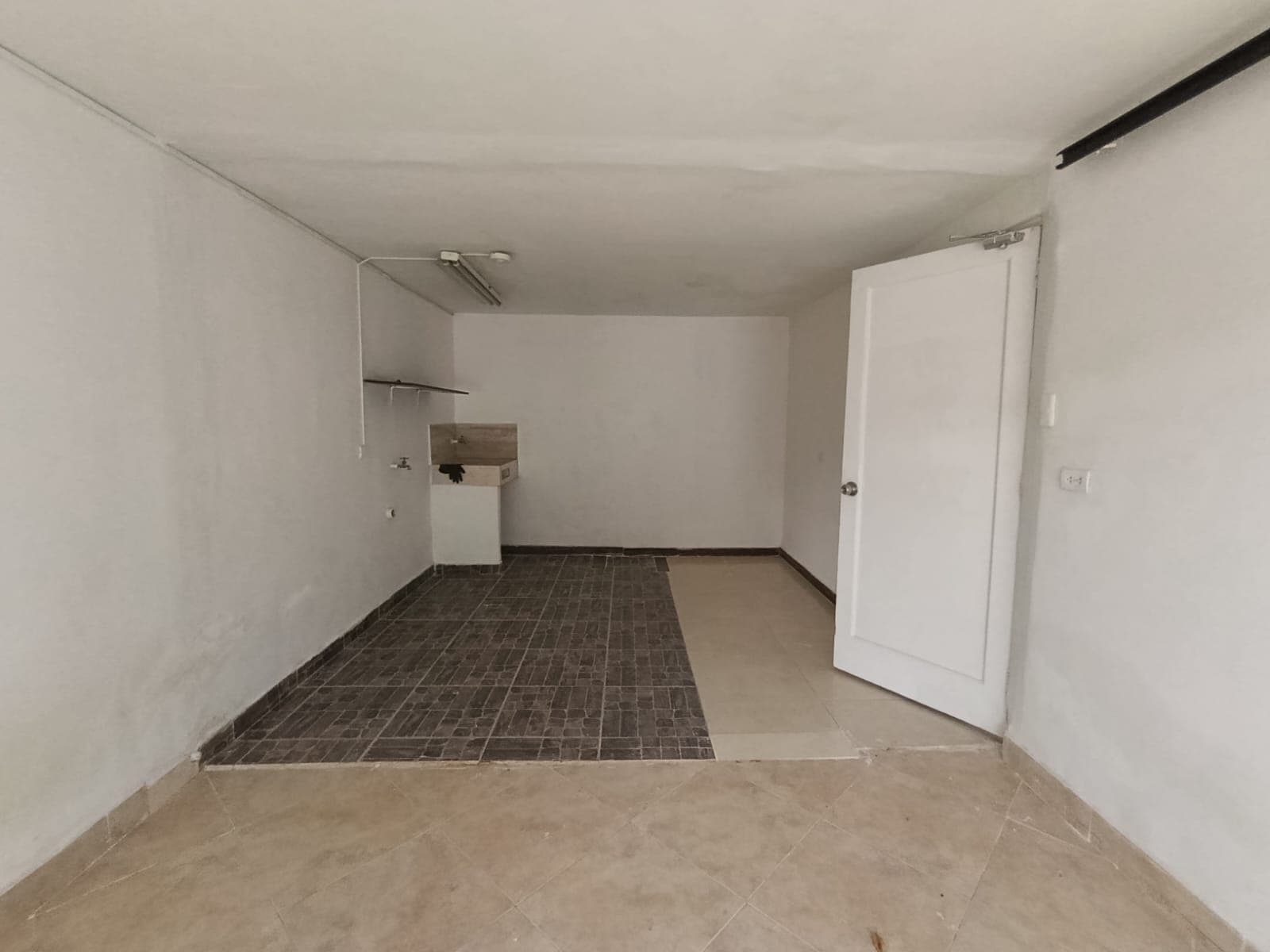 Casa Comercial en arriendo en Estadio, Laureles, Medellín — foto 1 de 20