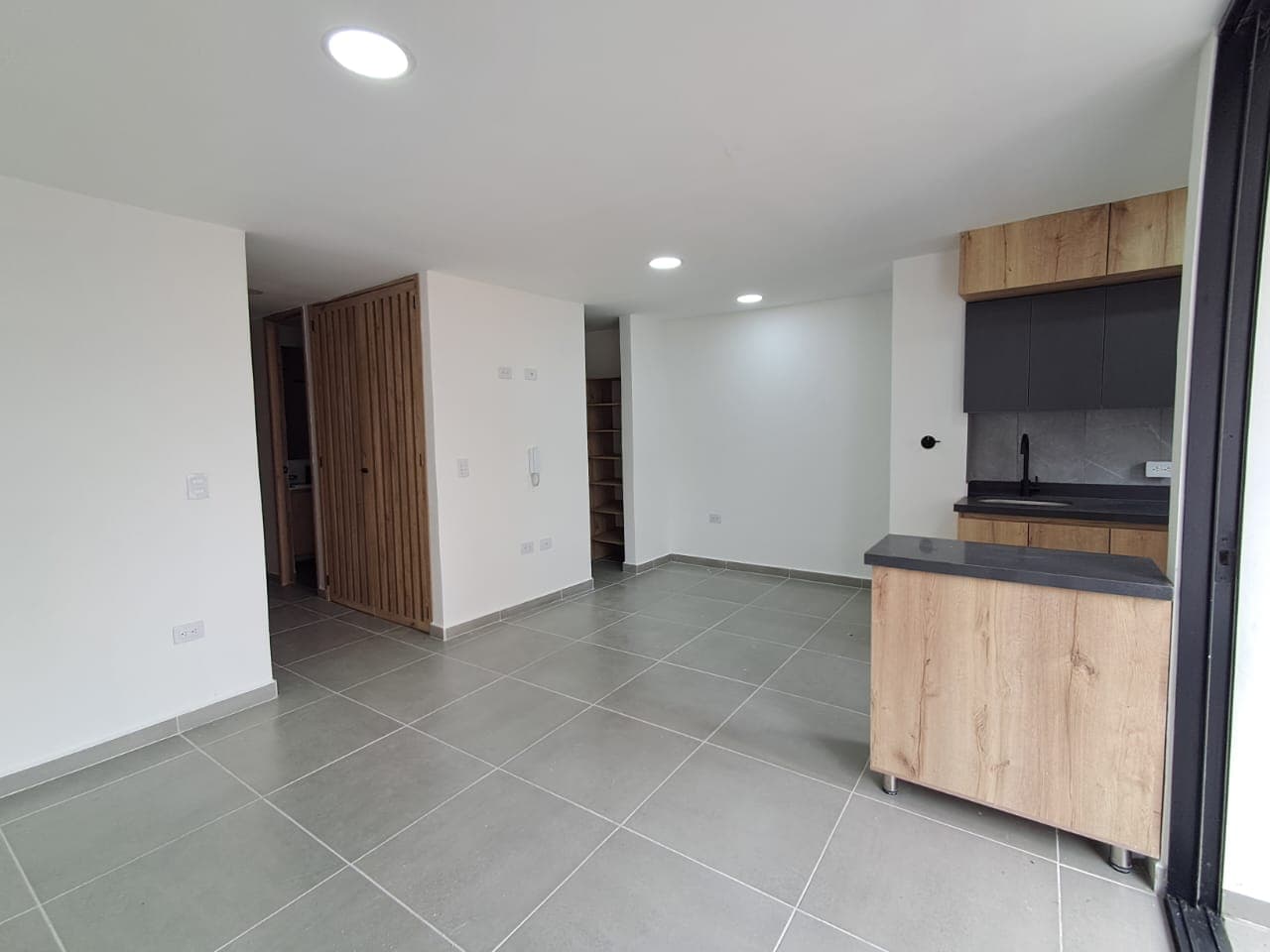 Apartaestudio en arriendo en La Candelaria, Centro, Medellín — foto 4 de 10