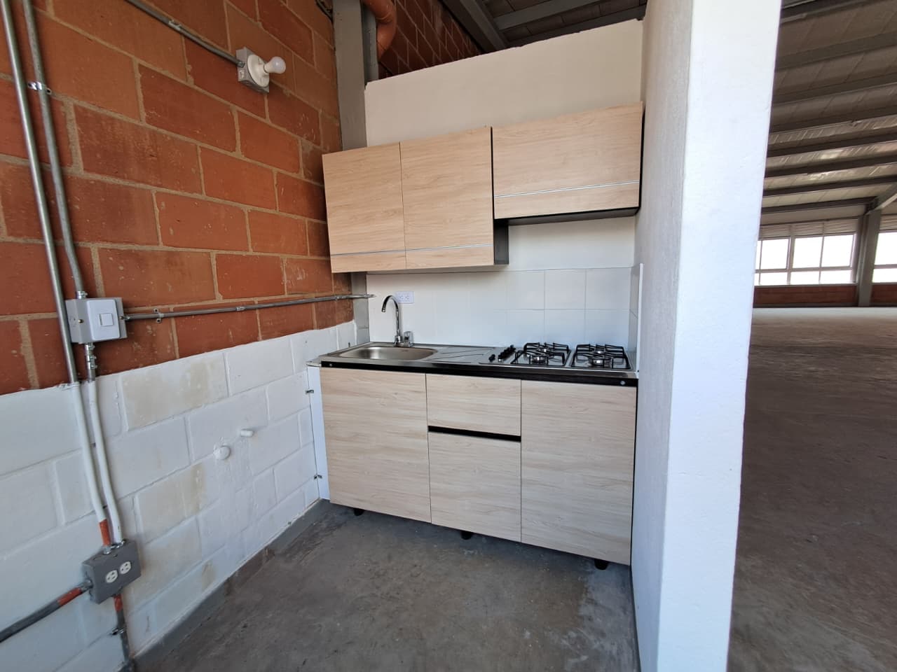 Bodega en arriendo en La America, Medellín — foto 4 de 18
