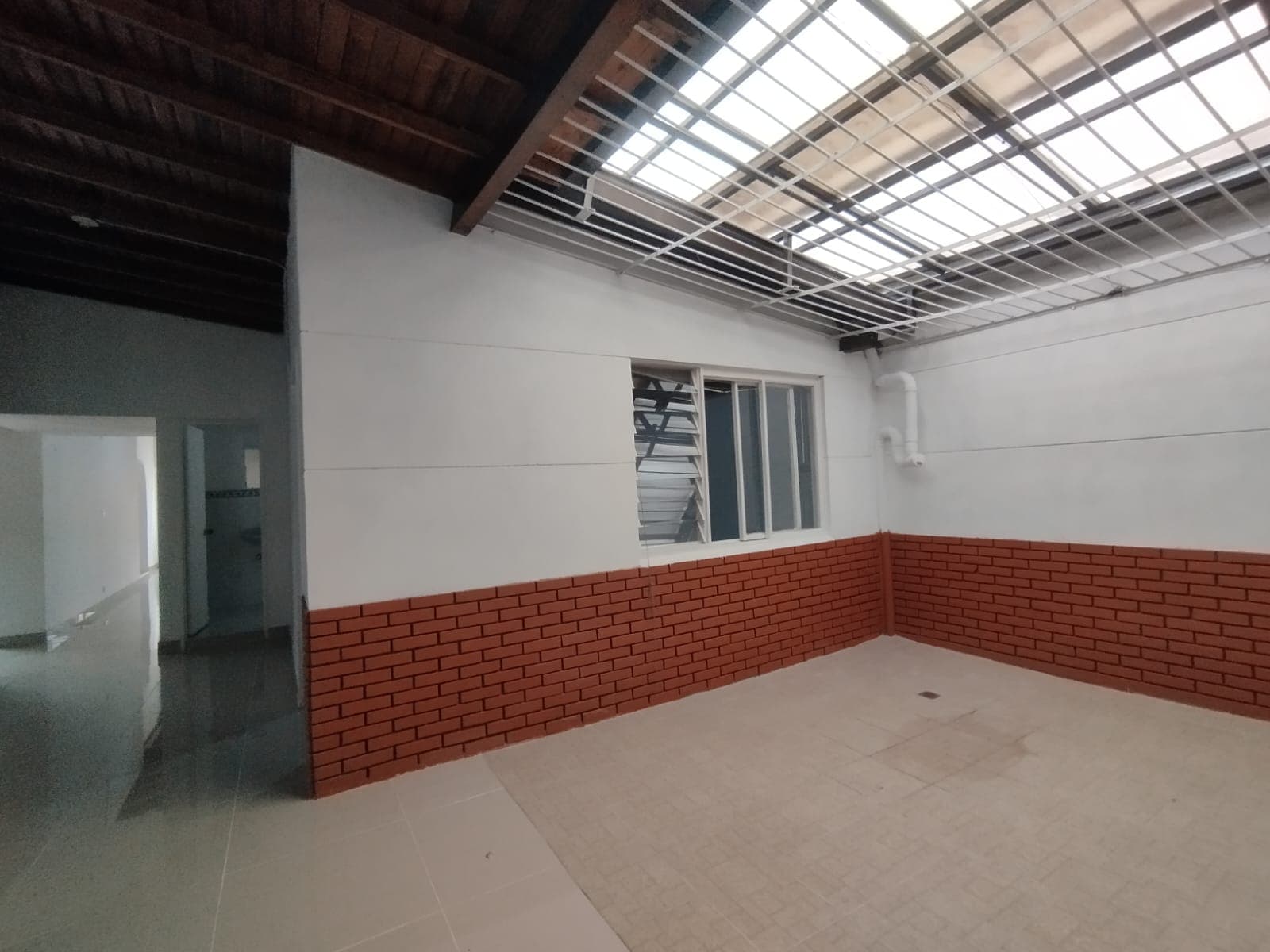 Casa Comercial en arriendo en Laureles, Medellín — foto 2 de 20