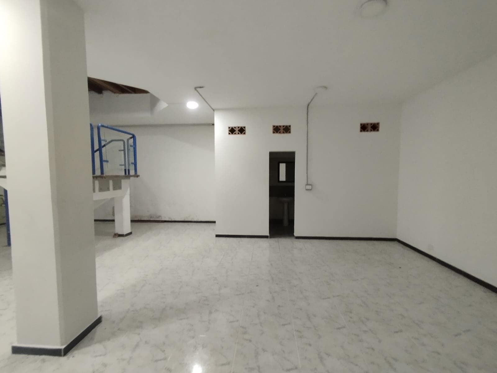 Local en arriendo en La Candelaria, Centro, Medellín — foto 1 de 12