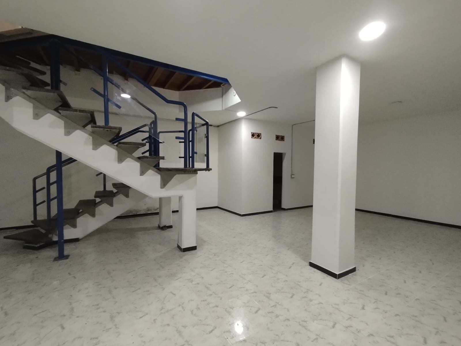 Local en arriendo en La Candelaria, Centro, Medellín — foto 3 de 12