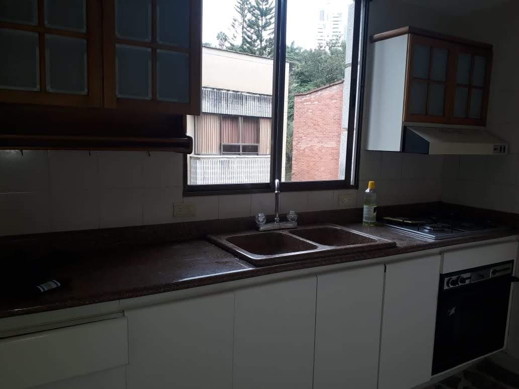 Aparta Suite en arriendo en San Lucas, El Poblado, Medellín — foto 2 de 16
