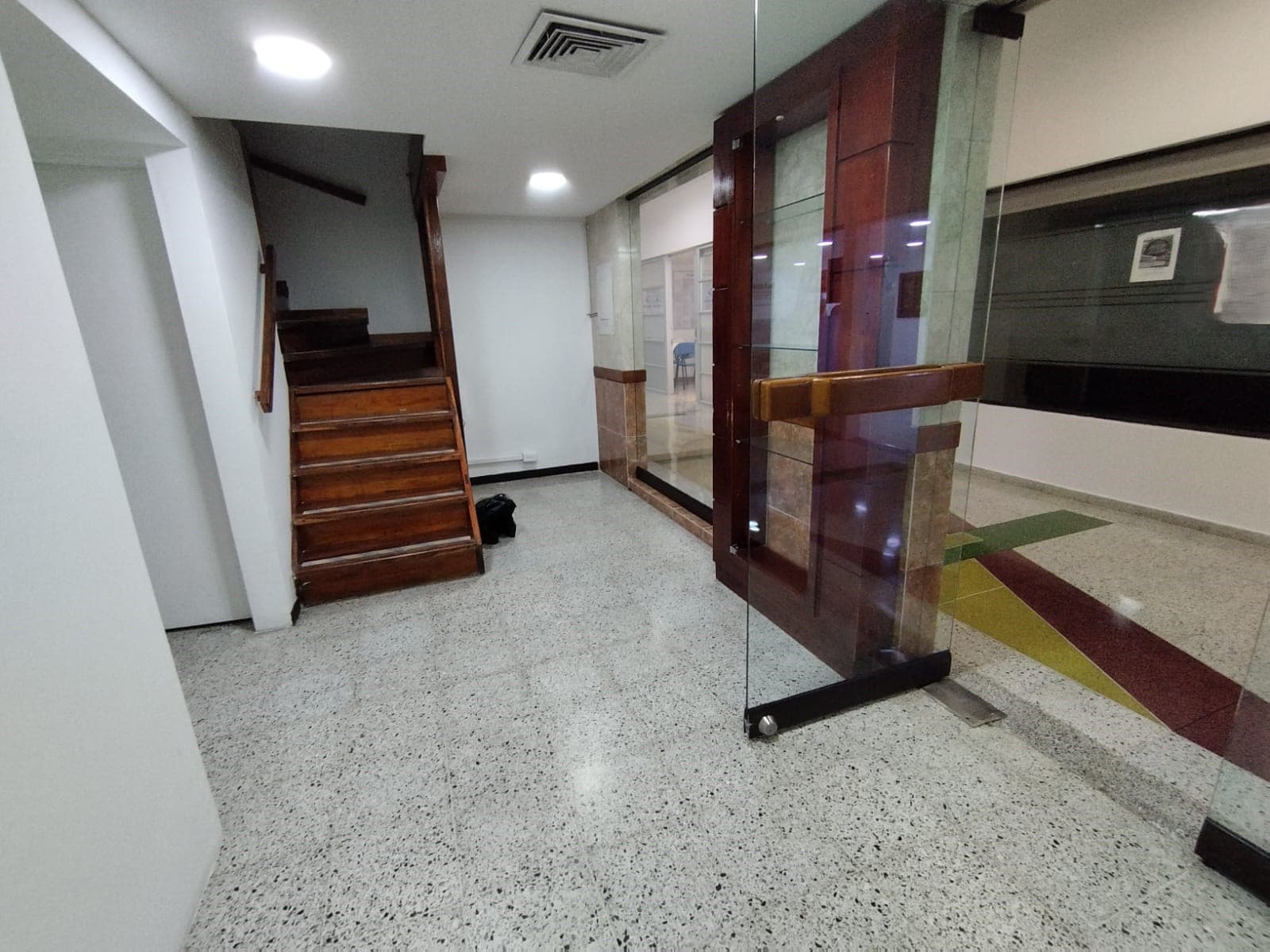 Oficina en arriendo en San Diego, El Poblado, Medellín — foto 1 de 16