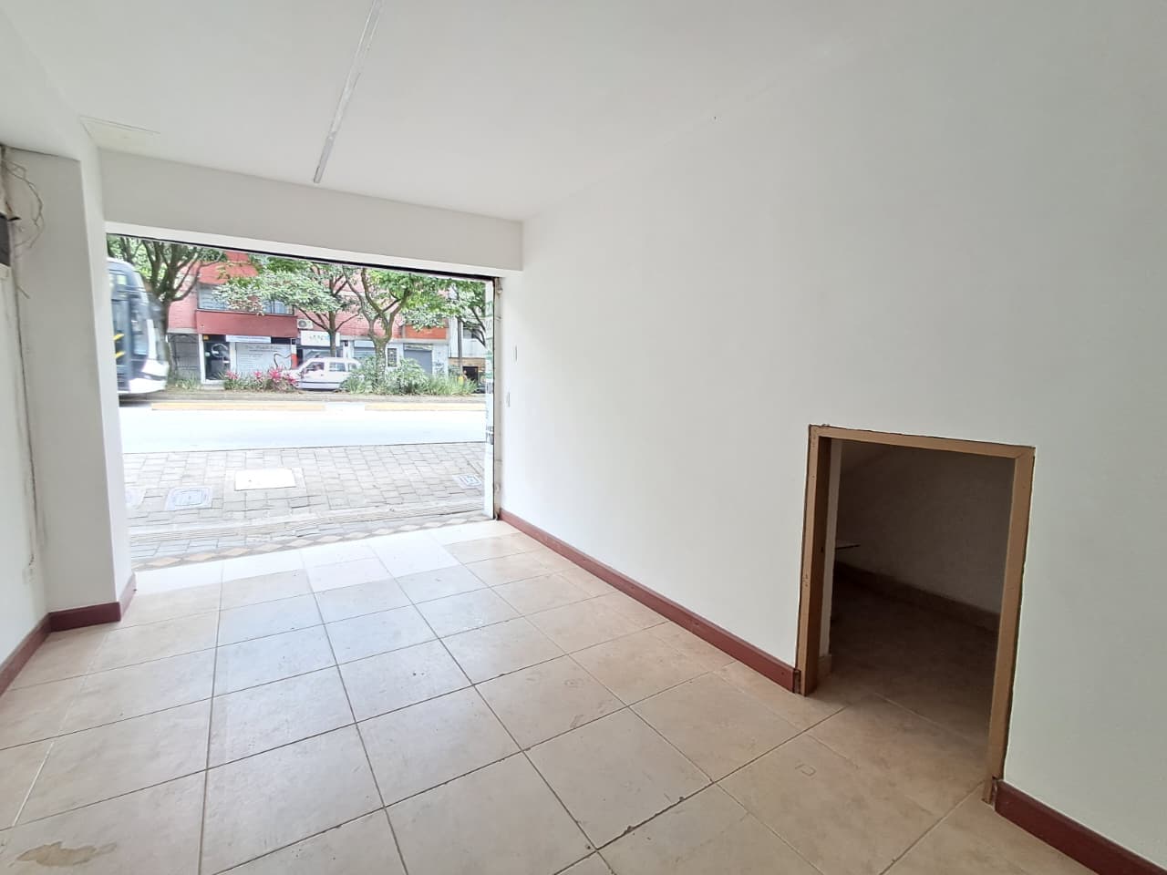 Local en arriendo en La Palma, Belen, Medellín — foto 1 de 20