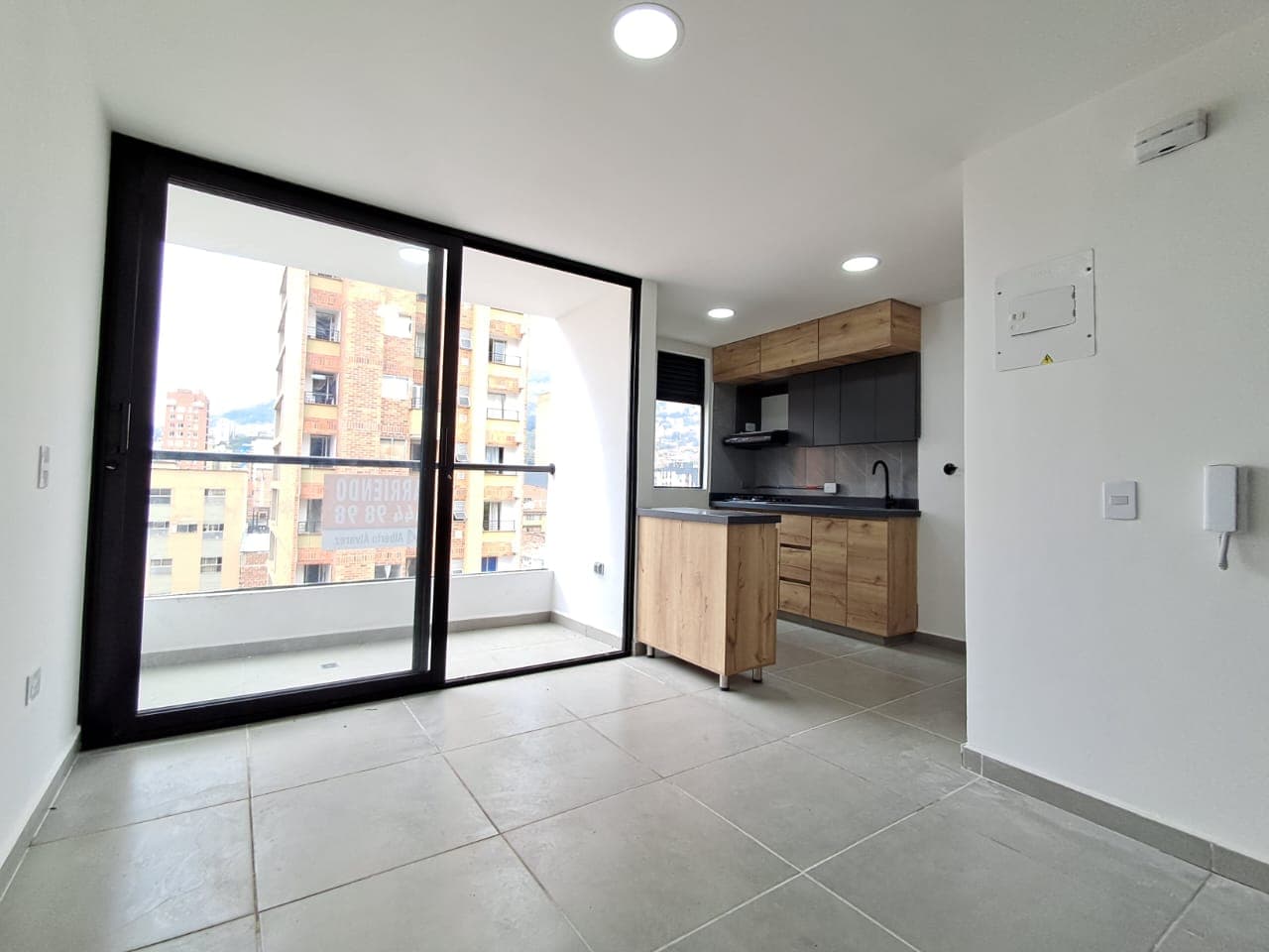 Apartamento en arriendo en Bombona, Centro, Medellín — foto 1 de 14