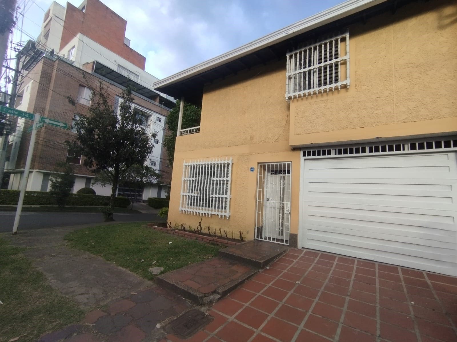 Casa Comercial en arriendo en Malibú, Belen, Medellín — foto 2 de 20