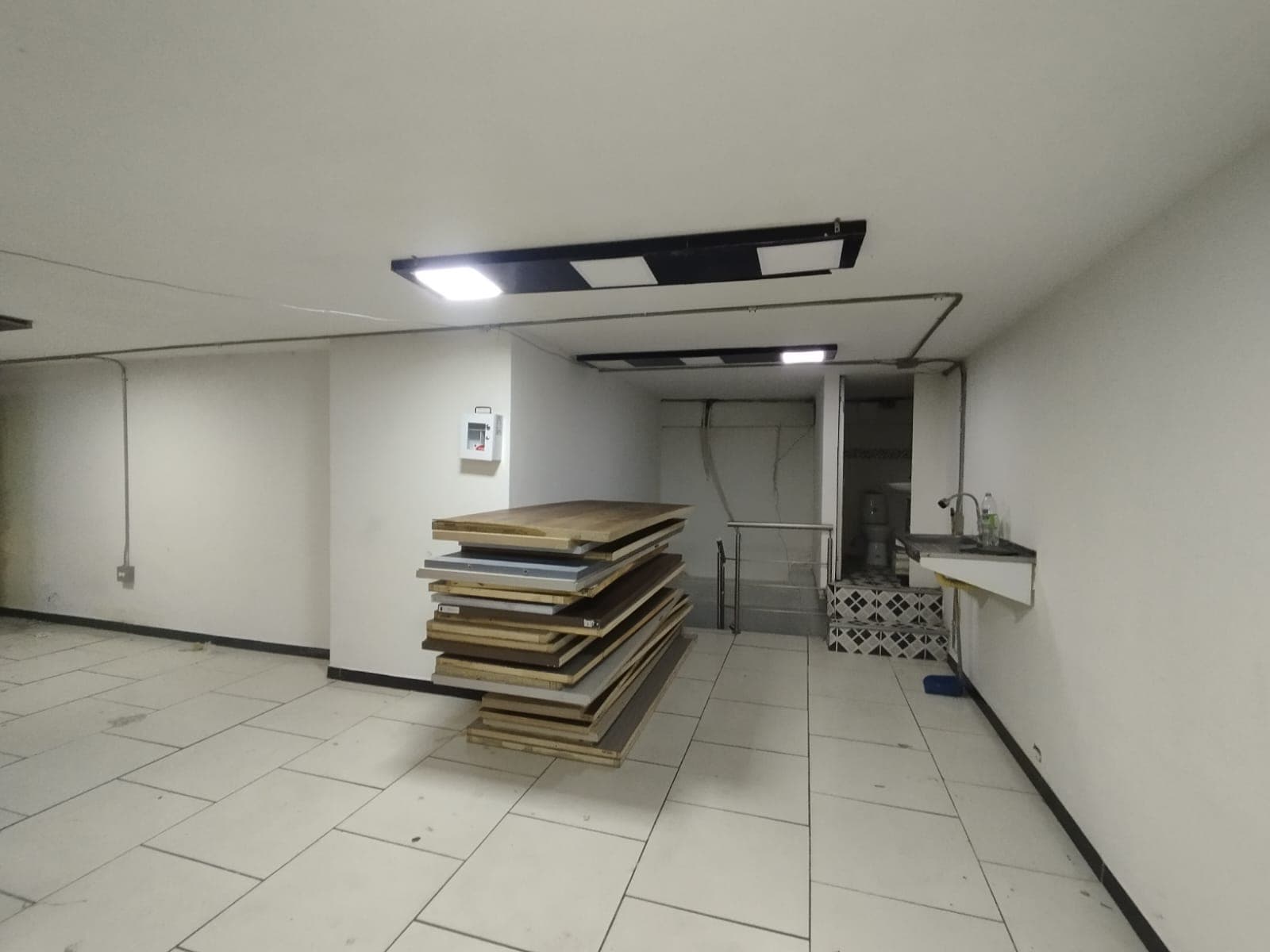 Local en arriendo en La Candelaria, Centro, Medellín — foto 1 de 12
