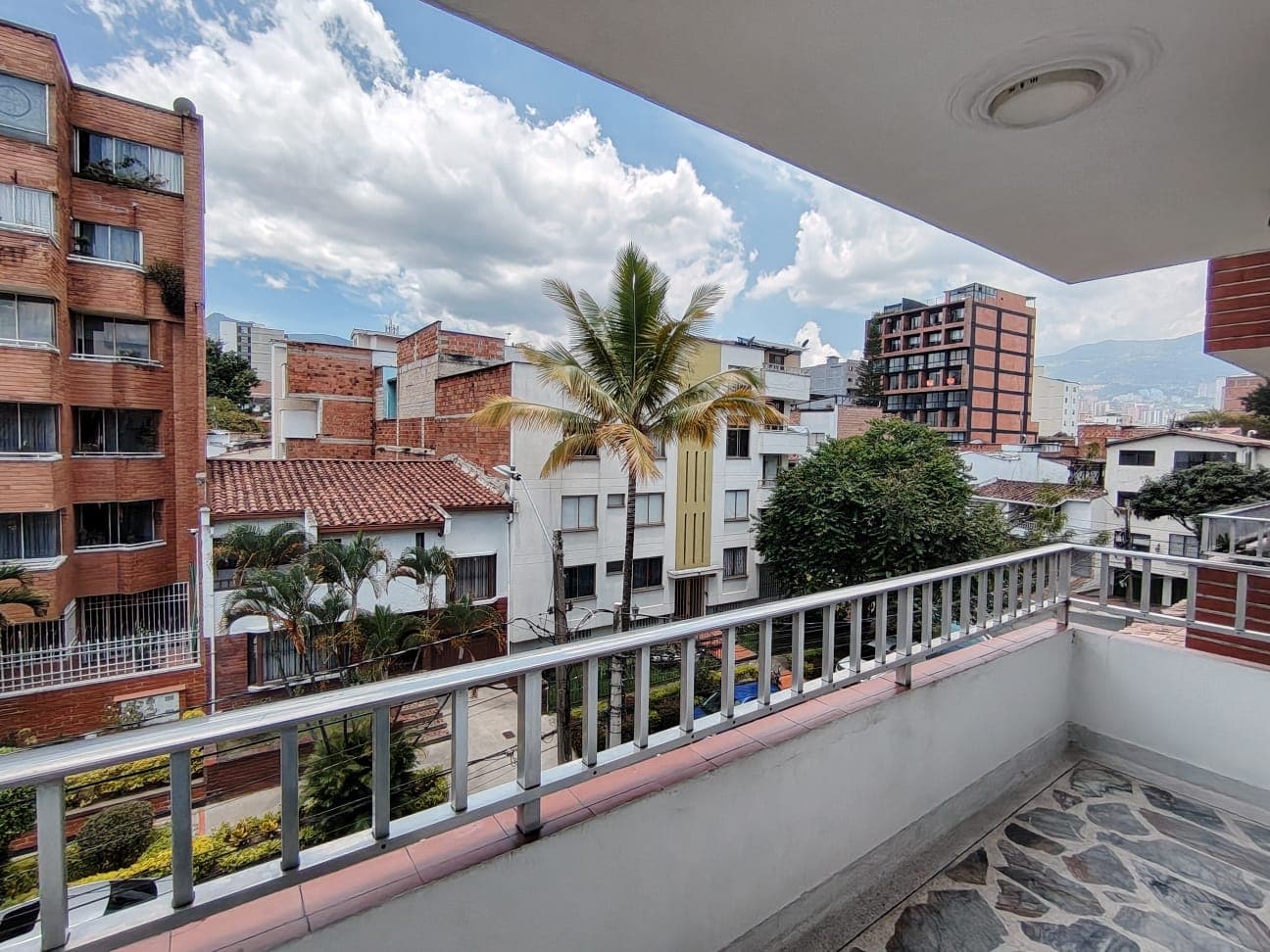 Apartamento en arriendo en Las Acacias, Laureles, Medellín — foto 1 de 20