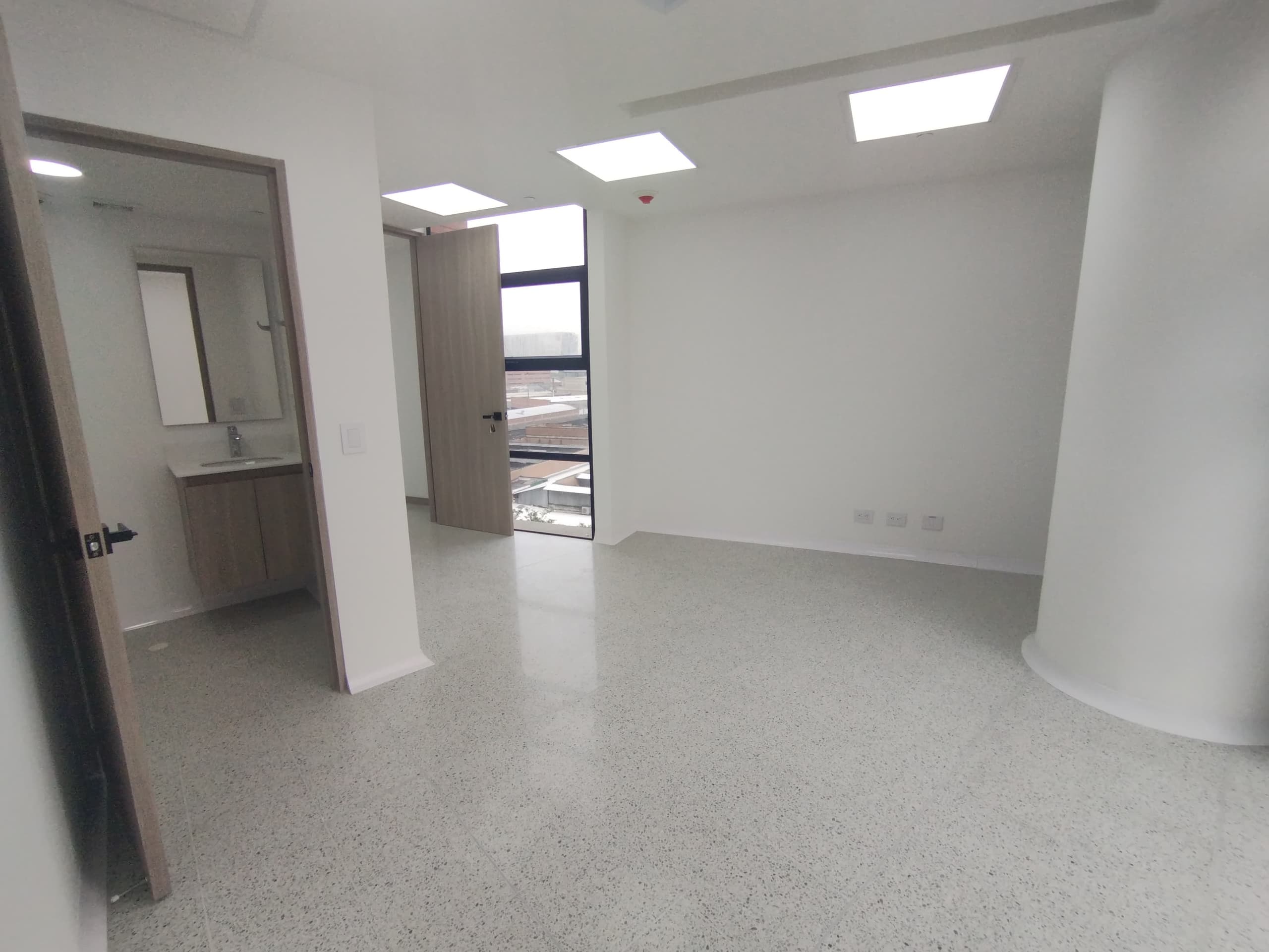 Consultorio en arriendo en San Diego, El Poblado, Medellín — foto 3 de 10