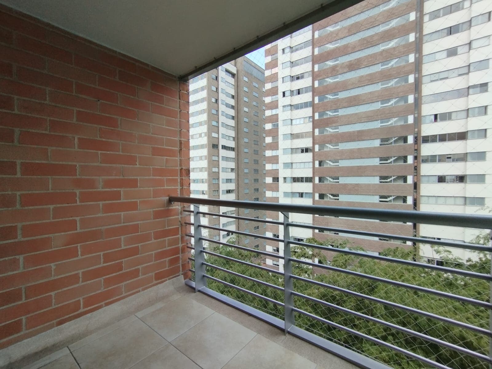 Apartamento en arriendo en Castropol, El Poblado, Medellín — foto 4 de 18