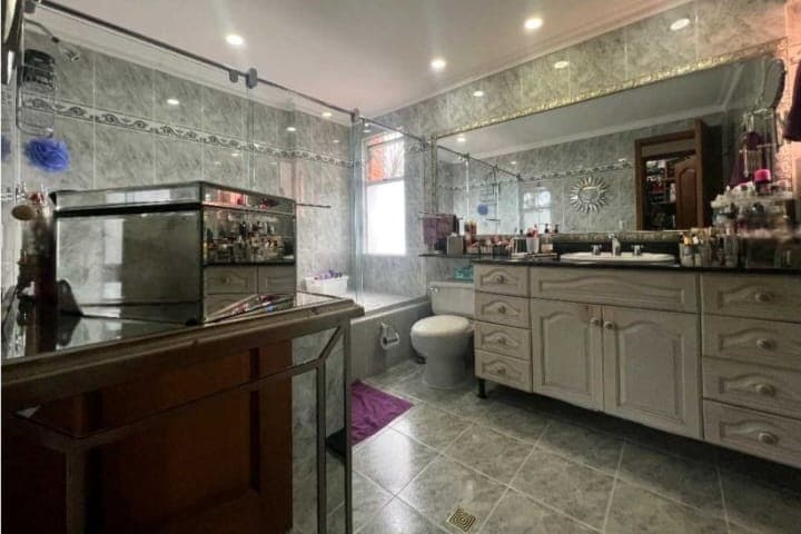 Casa Vivienda en arriendo en La Calera, El Poblado, Medellín — foto 4 de 20